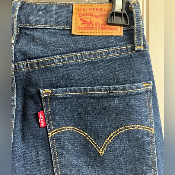 Levi’s Strauss 721 dark wash high rise skinny busted knee jeans - Picture 6 of 15